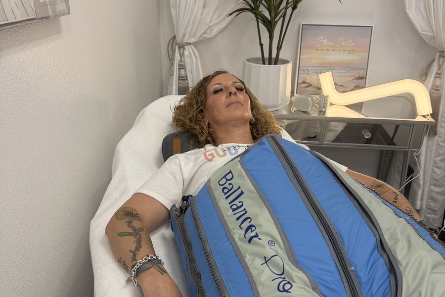 Compression therapy session for swelling and heavy legs